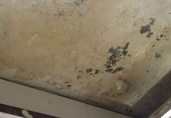 东河阳台漏水维修公司分享下东河卫生间渗水维修需要注意哪些问题。